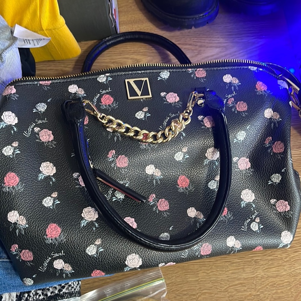 cute victoria secret purse